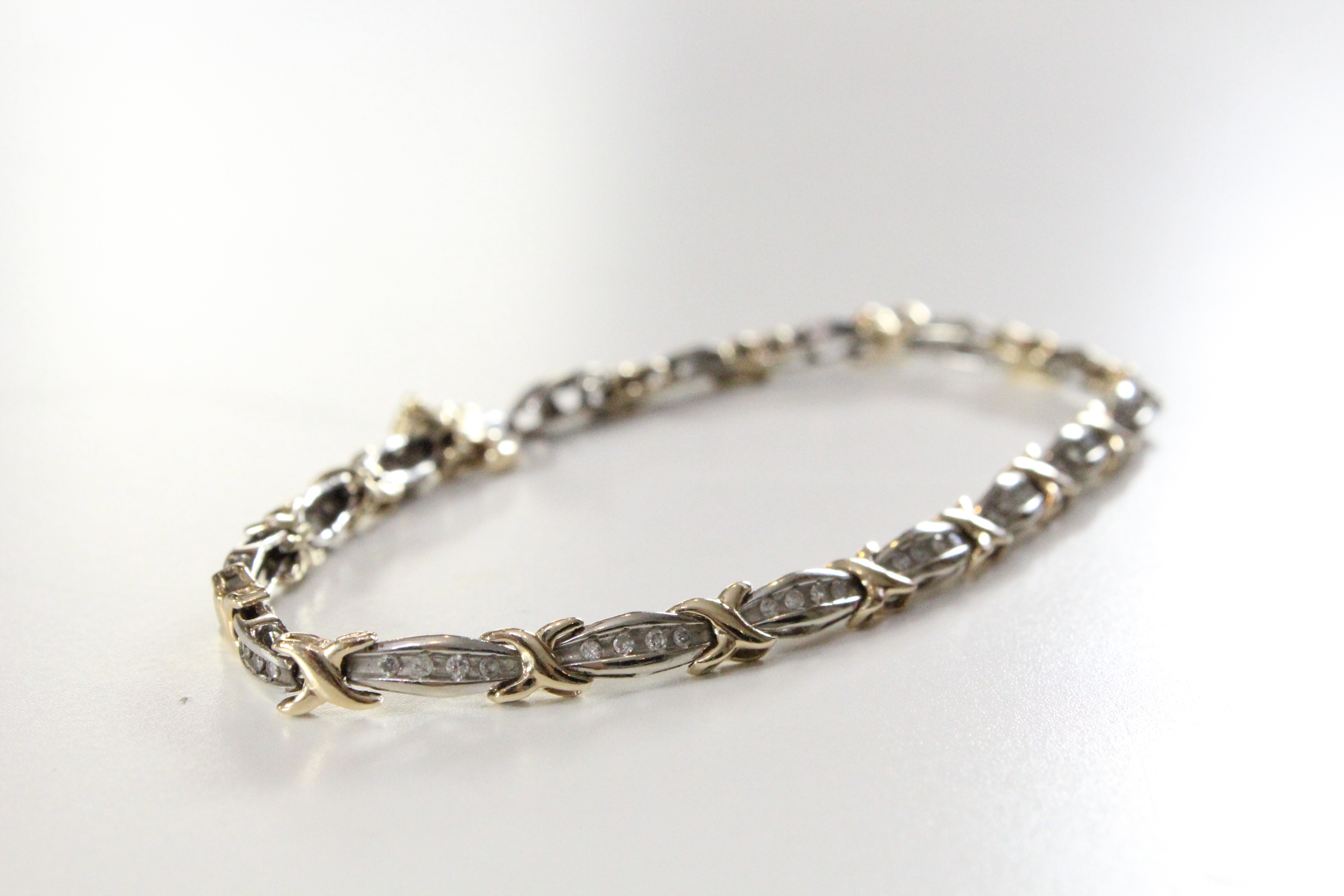 10K White Gold Diamond Bracelet