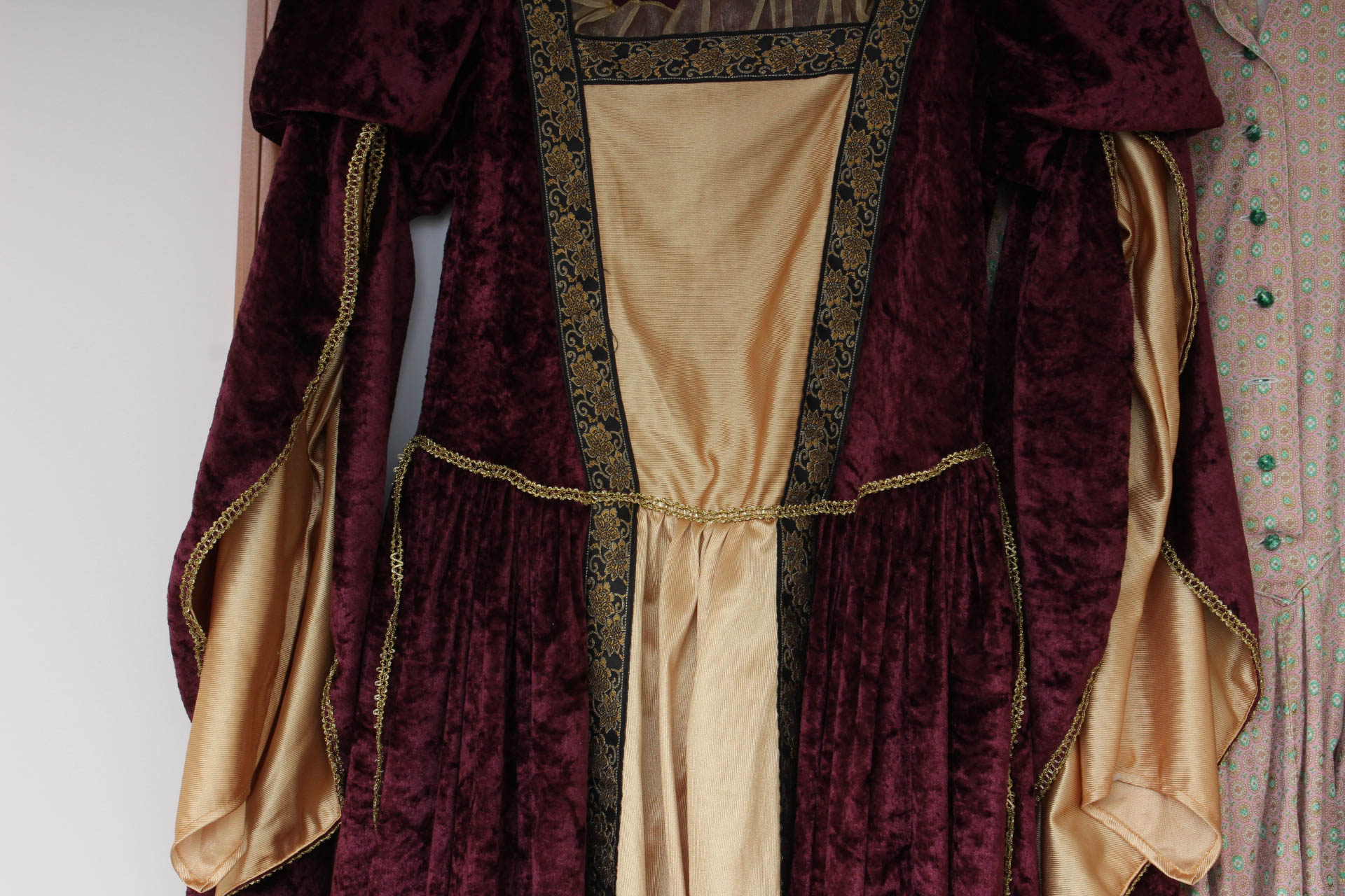 Women's Costumes