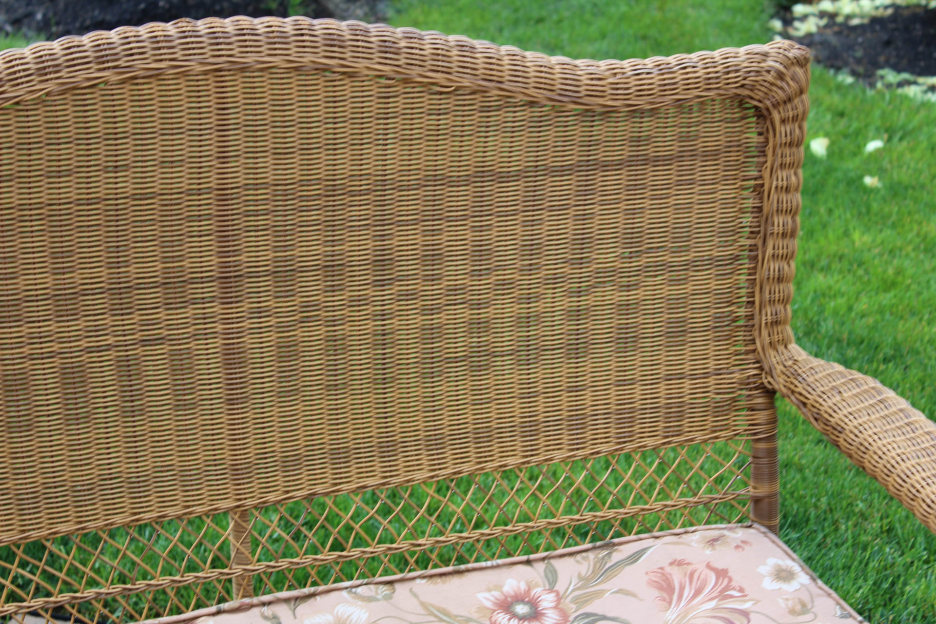 Bellini Wicker Loveseat