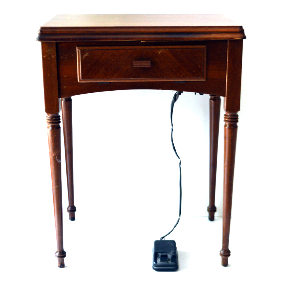 Singer Built-In Sewing Machine With Cabinet