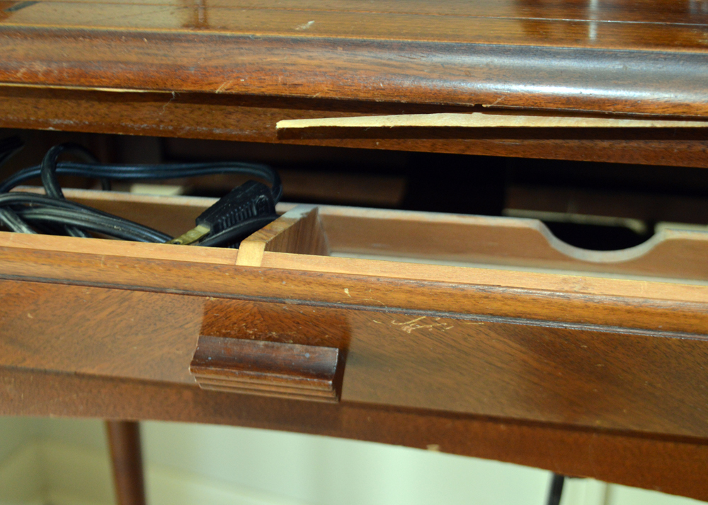 Singer Built-In Sewing Machine With Cabinet