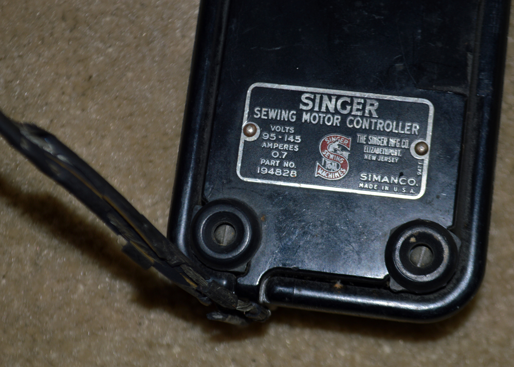 Singer Built-In Sewing Machine With Cabinet