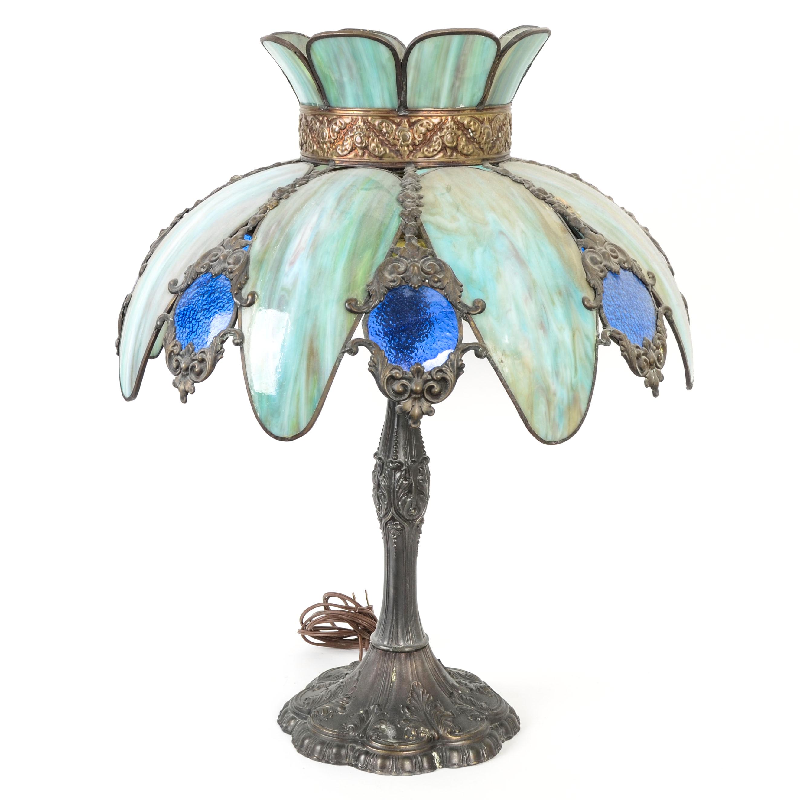 Vintage Style Leaded Glass Table Lamp