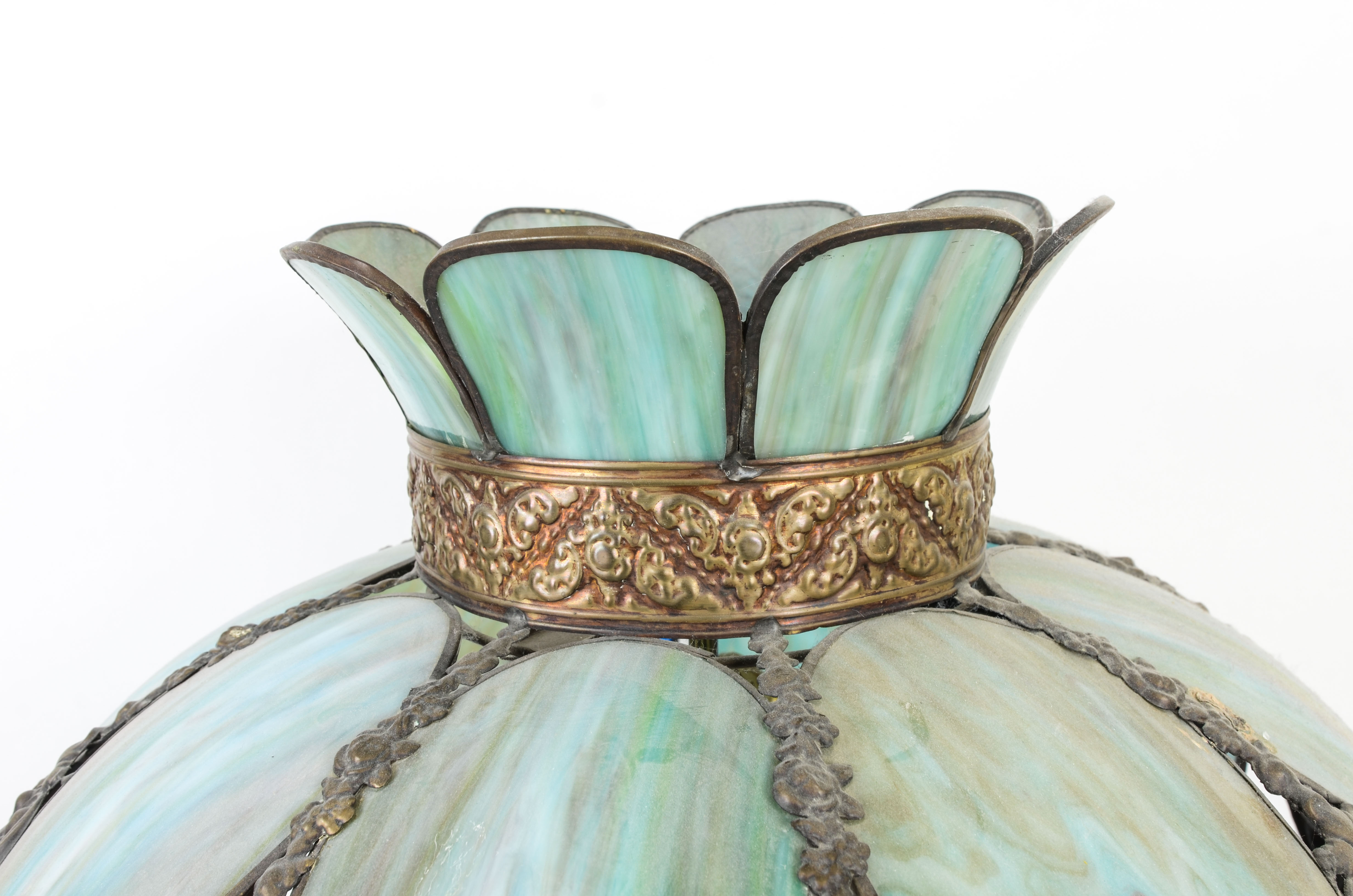 Vintage Style Leaded Glass Table Lamp