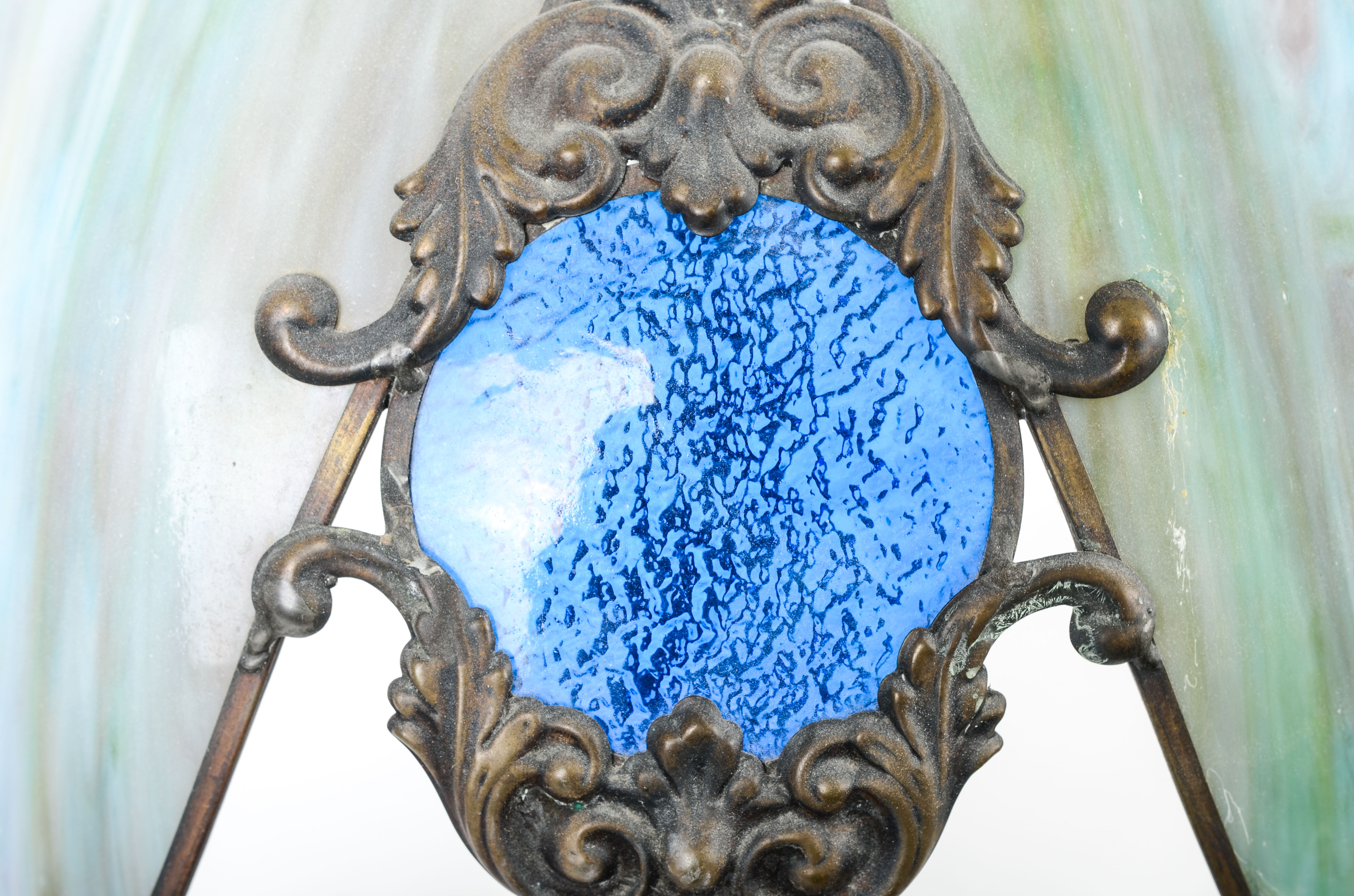 Vintage Style Leaded Glass Table Lamp