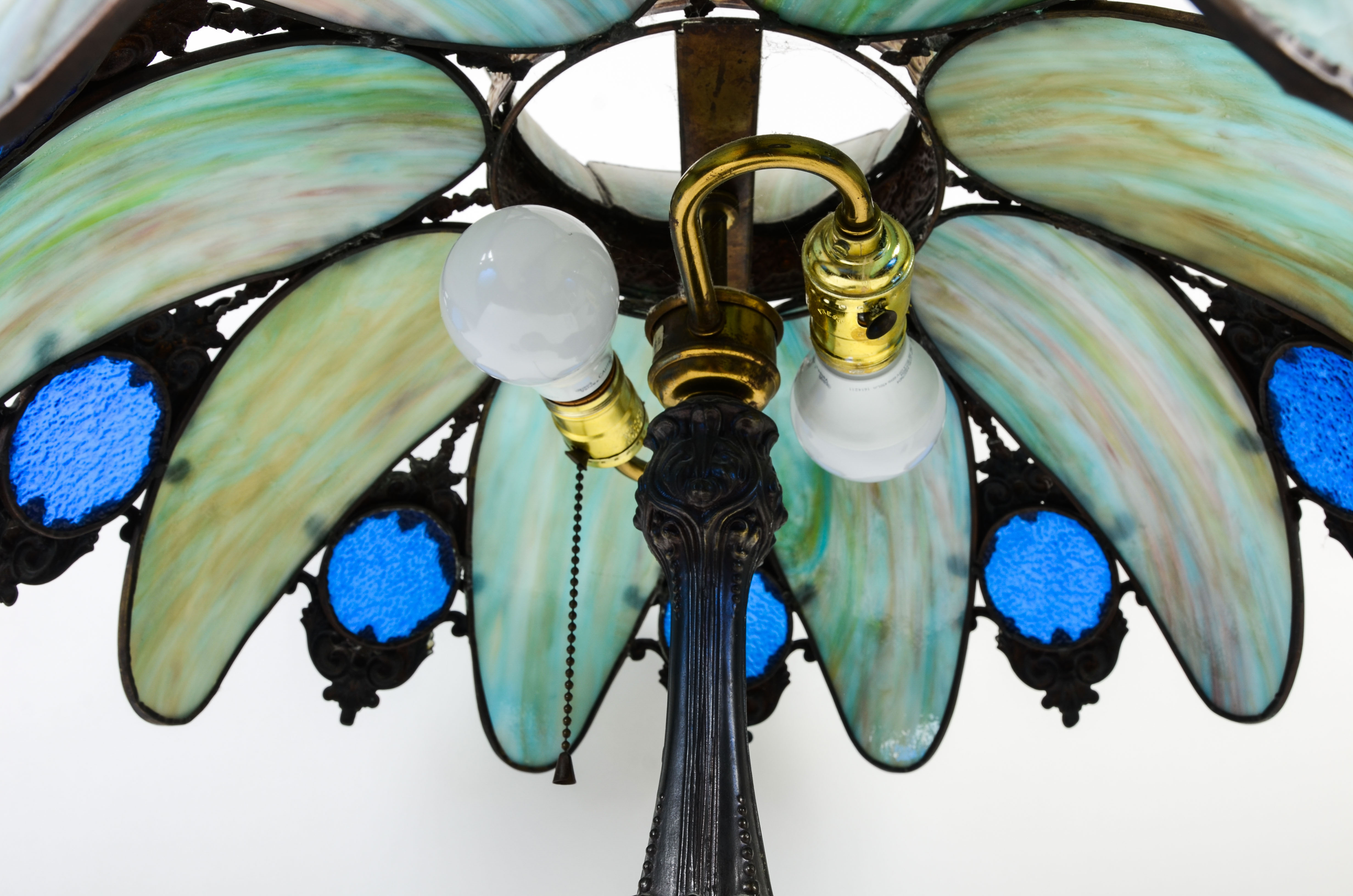 Vintage Style Leaded Glass Table Lamp