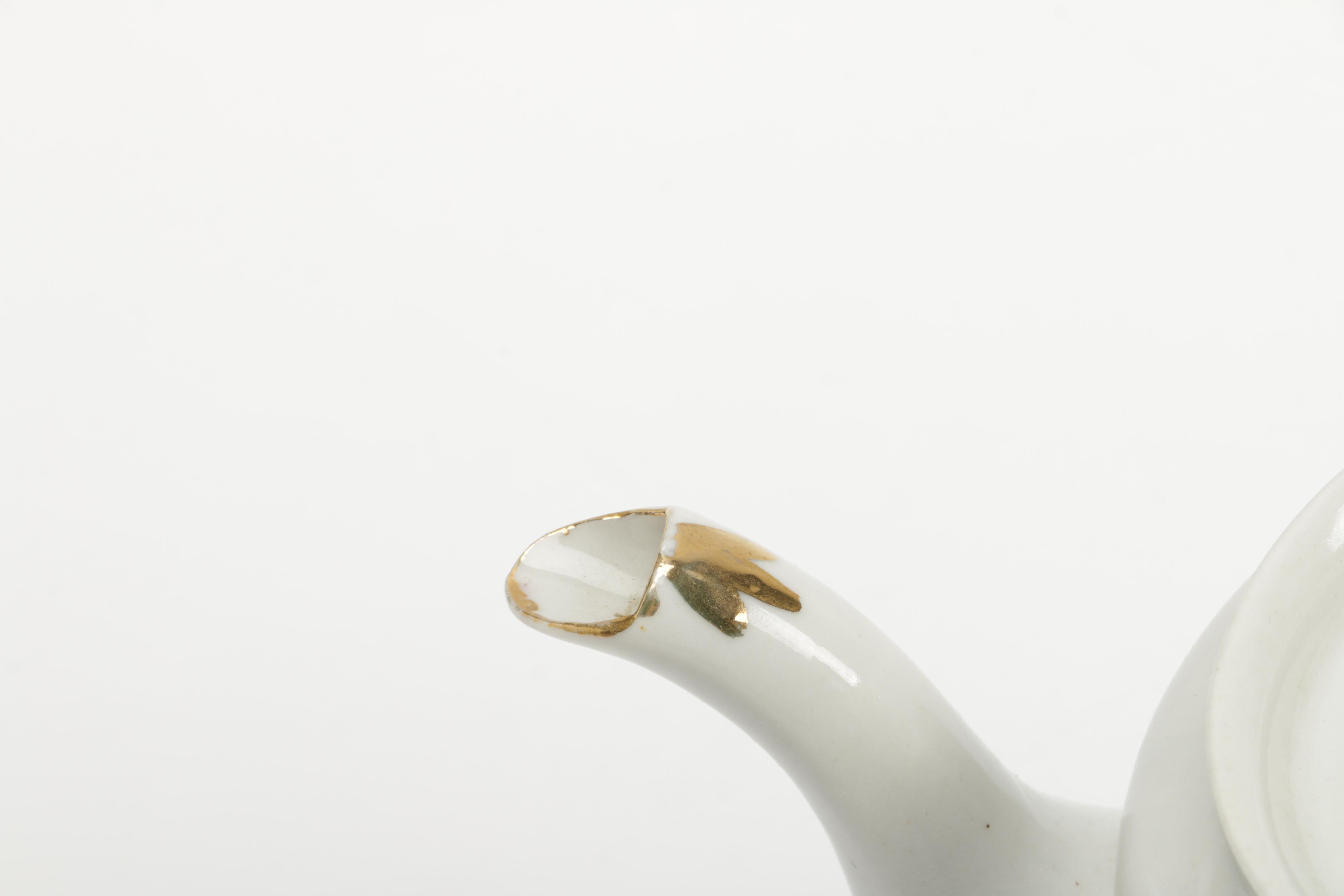 Japanese Kutani Gold and White Ceramic Tea Set