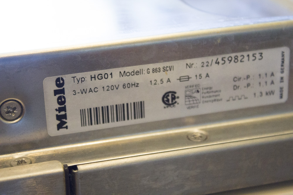 Milele Fully Integrated Incognito Dishwasher With Custom Cabinet Paneled Front