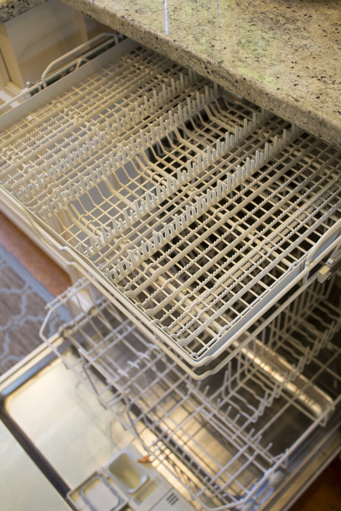 Milele Fully Integrated Incognito Dishwasher With Custom Cabinet Paneled Front