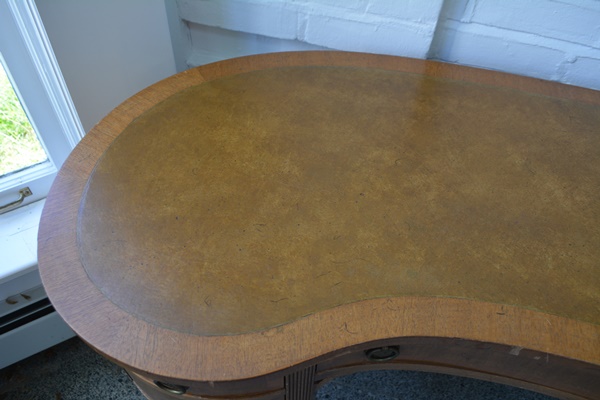 Antique Hepplewhite Style Kidney-Shaped Desk/Vanity