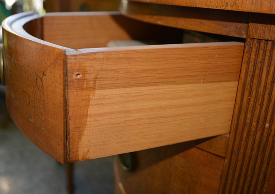 Antique Hepplewhite Style Kidney-Shaped Desk/Vanity