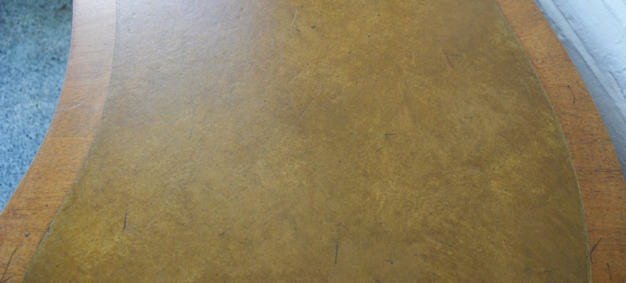 Antique Hepplewhite Style Kidney-Shaped Desk/Vanity