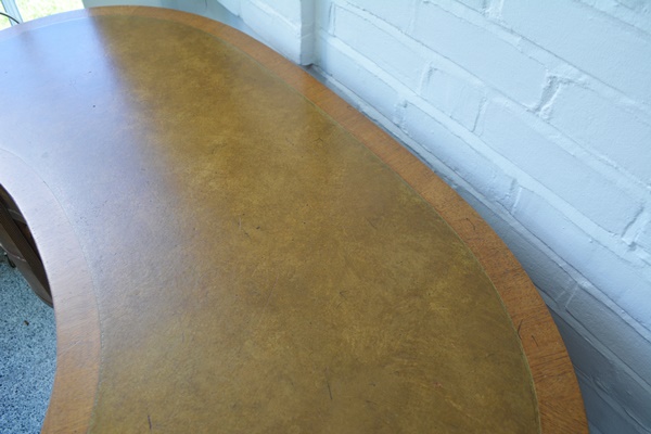 Antique Hepplewhite Style Kidney-Shaped Desk/Vanity