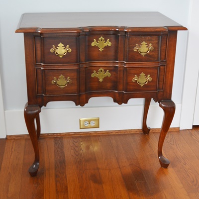 Pennsylvania House Queen Anne Style Side Table