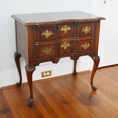 Pennsylvania House Queen Anne Style Side Table