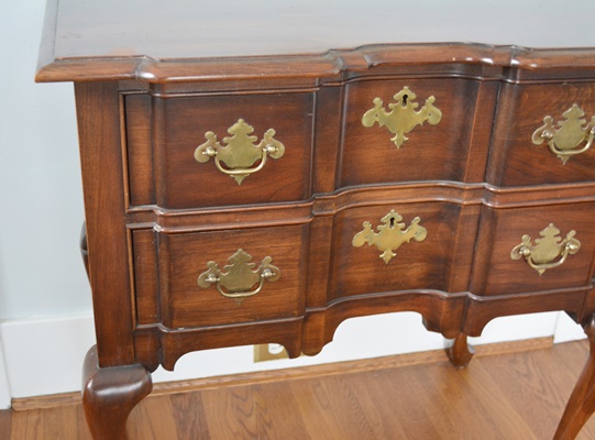 Pennsylvania House Queen Anne Style Side Table