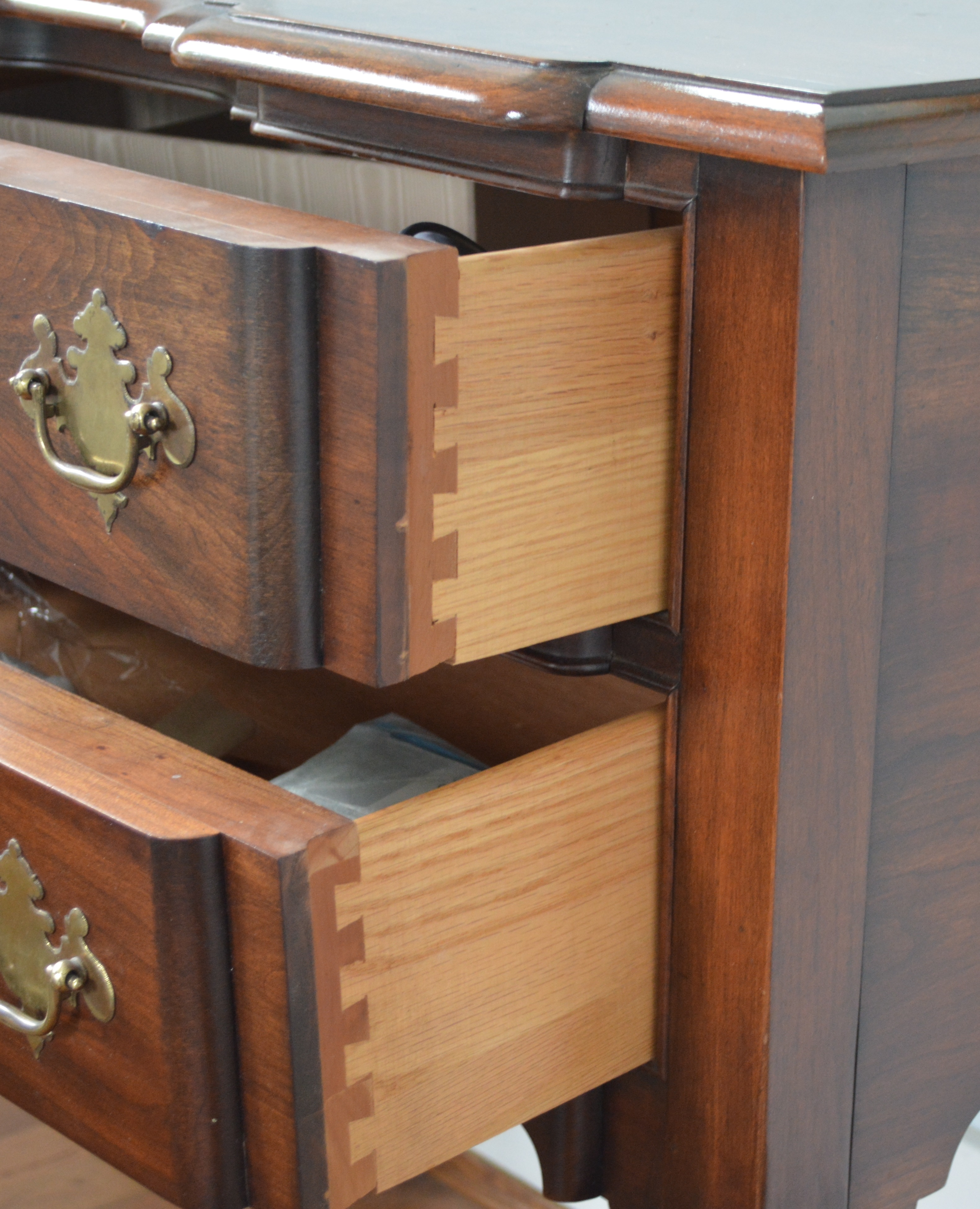 Pennsylvania House Queen Anne Style Side Table