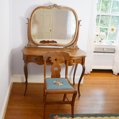 Antique Mirrored Mahogany Dressing Table