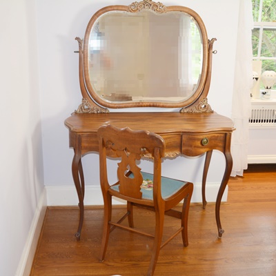 Antique Mirrored Mahogany Dressing Table