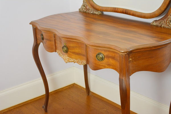 Antique Mirrored Mahogany Dressing Table