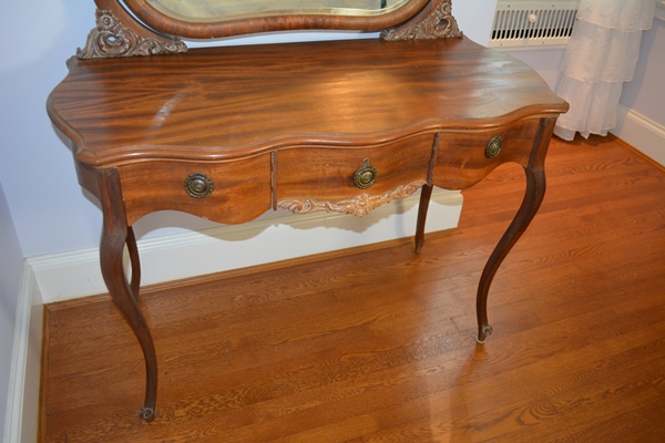 Antique Mirrored Mahogany Dressing Table