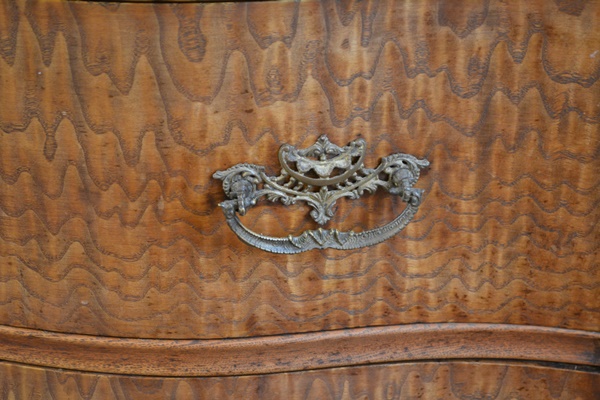Antique Serpentine Quilted Maple Dresser With Mirror