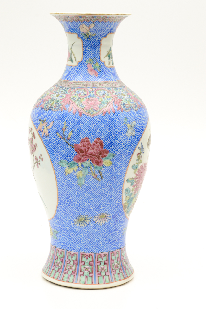 Exceptional Chinese Porcelain Vase