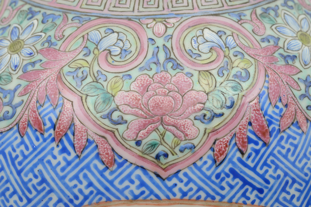 Exceptional Chinese Porcelain Vase