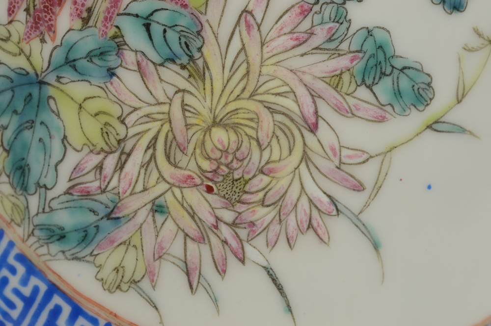 Exceptional Chinese Porcelain Vase