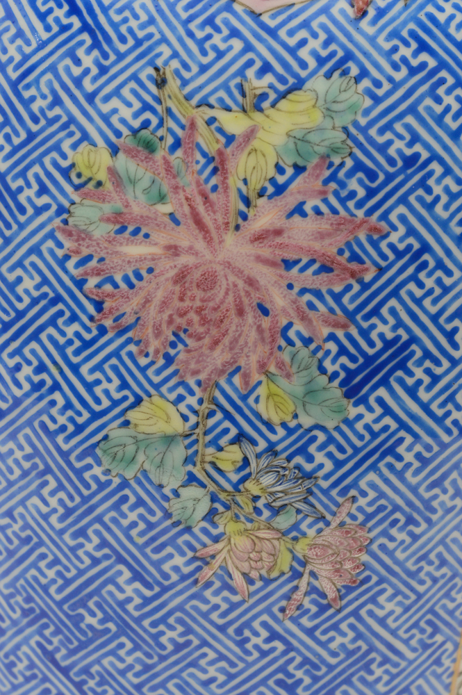 Exceptional Chinese Porcelain Vase