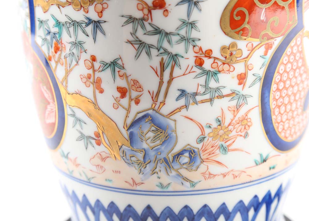 Hand Painted Japanese Imari Porcelain Table Lamp