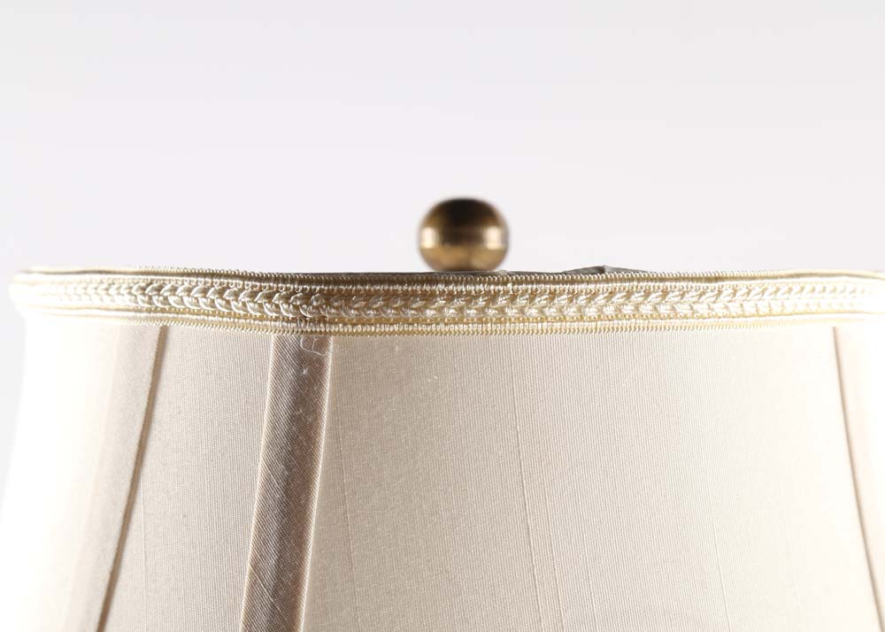 Hand Painted Japanese Imari Porcelain Table Lamp