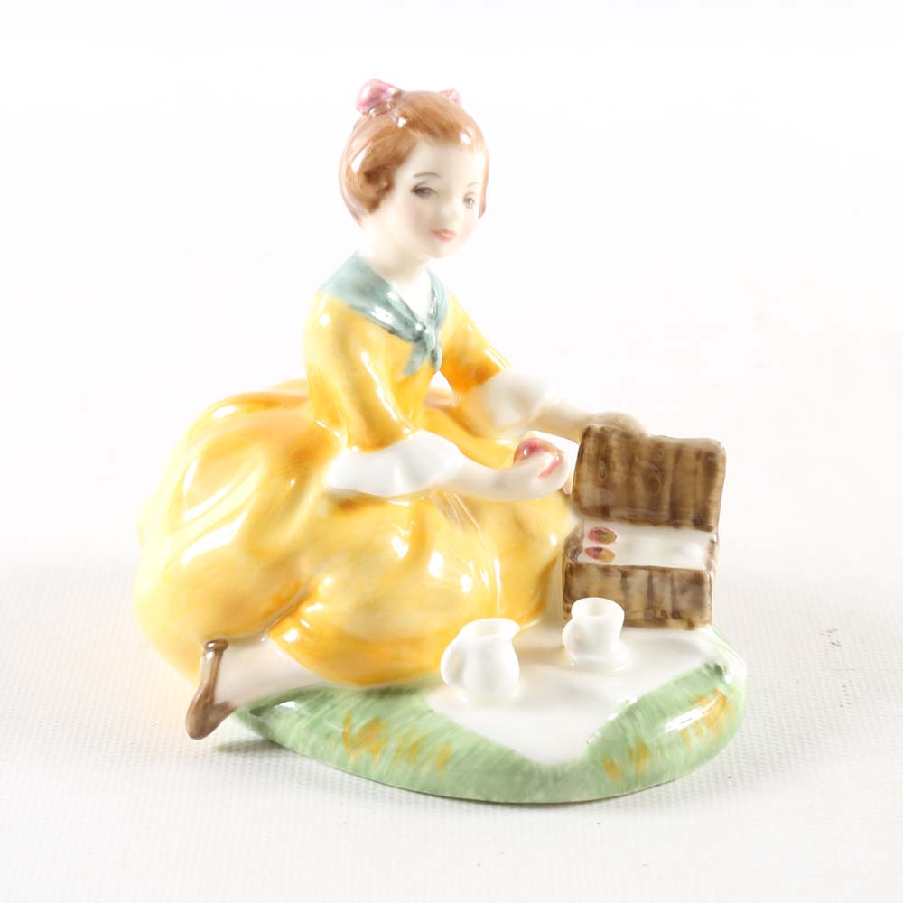 1964 Royal Doulton "Picnic" HN2308 Porcelain Figurine