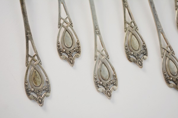 Six Lunt Sterling Silver "Monticello" Spoons