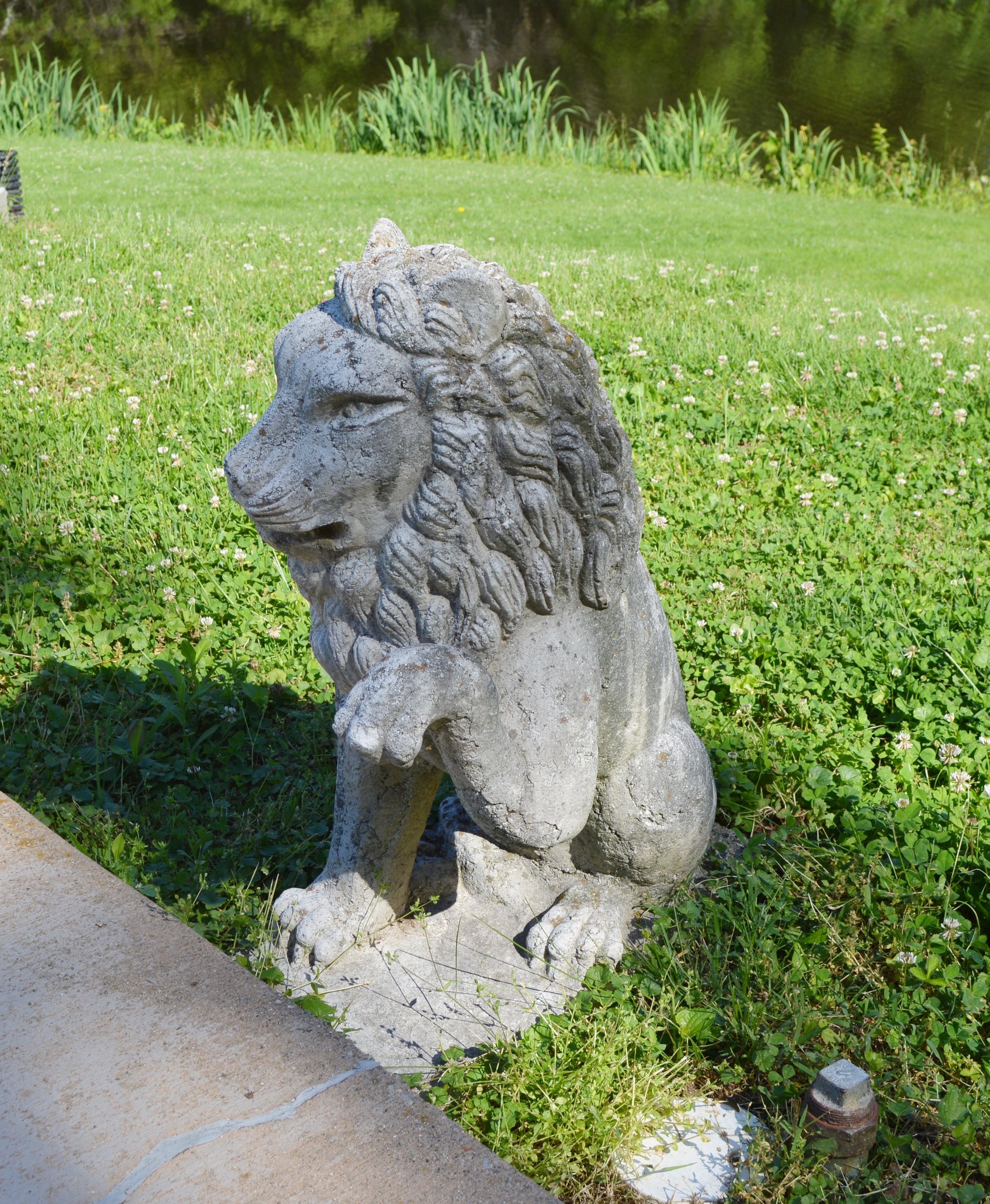 Single Concrete Lion Yard Statue