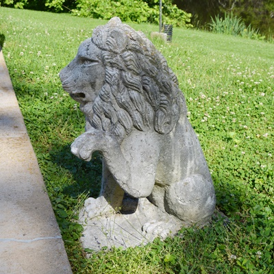 Single Concrete Lion Yard Statue
