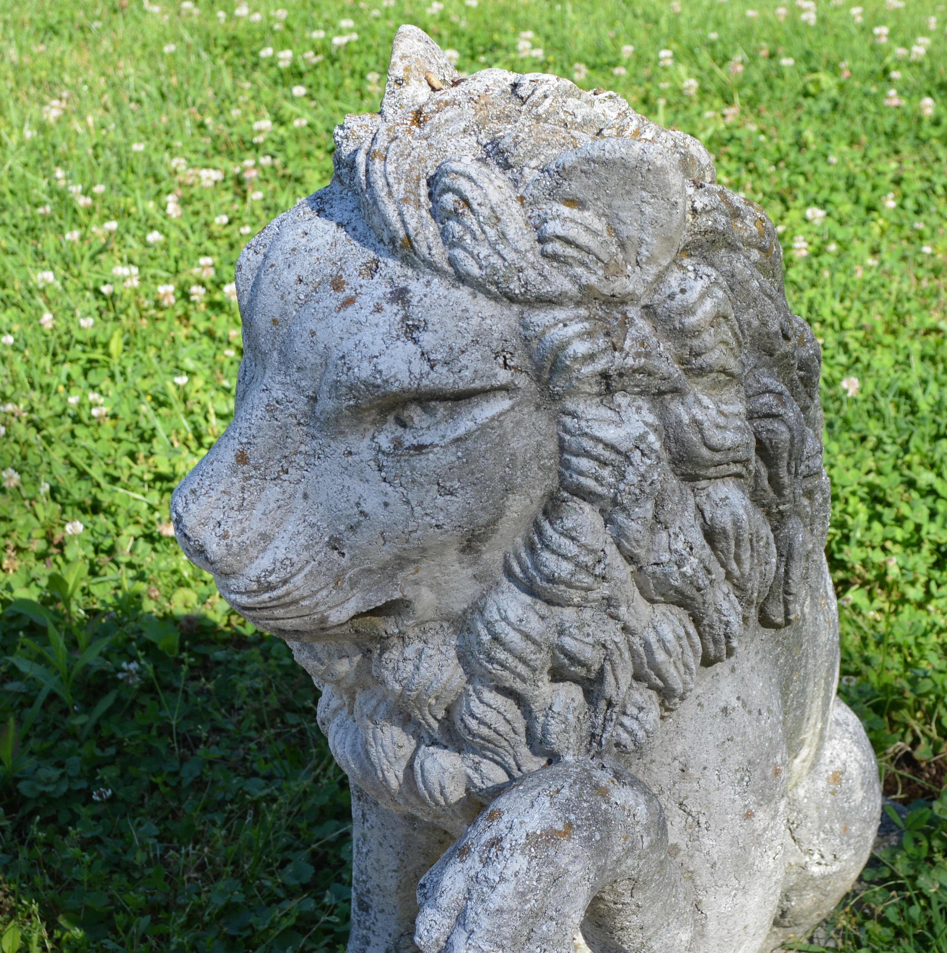 Single Concrete Lion Yard Statue