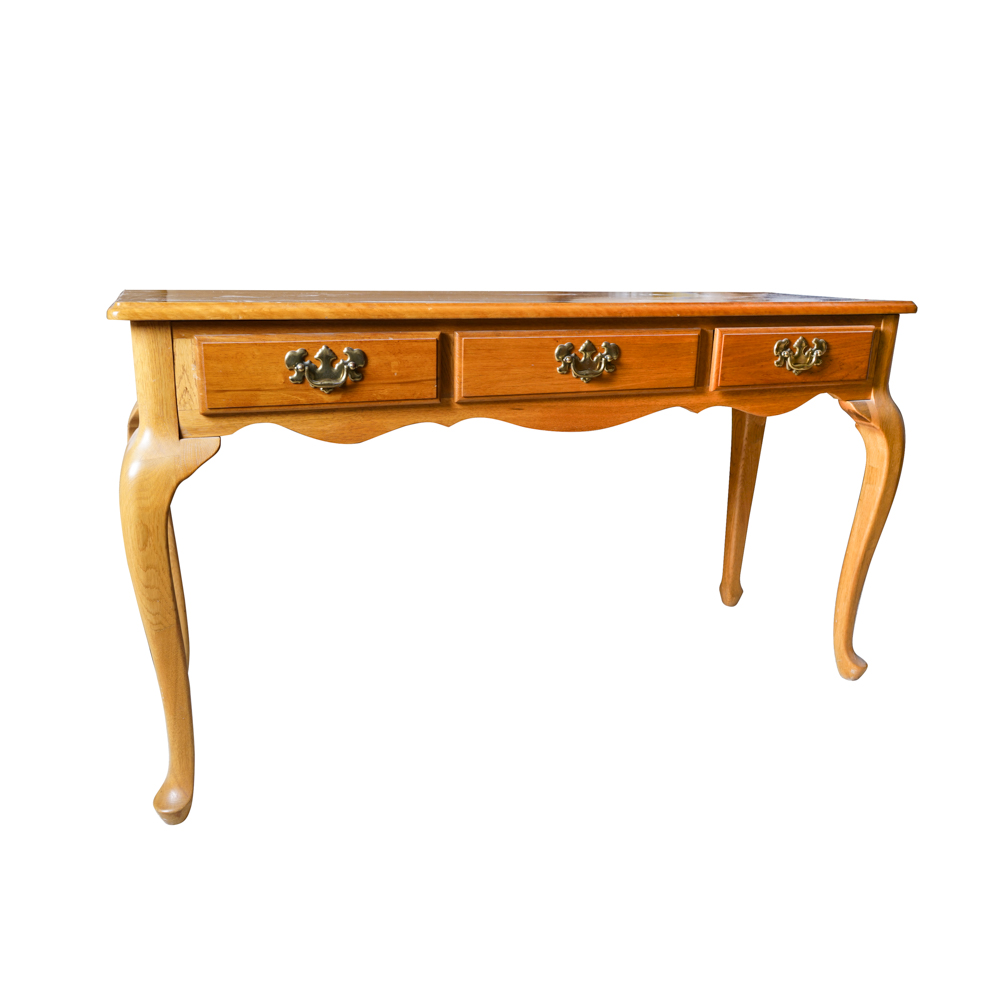 Queen Anne Style Sofa Table