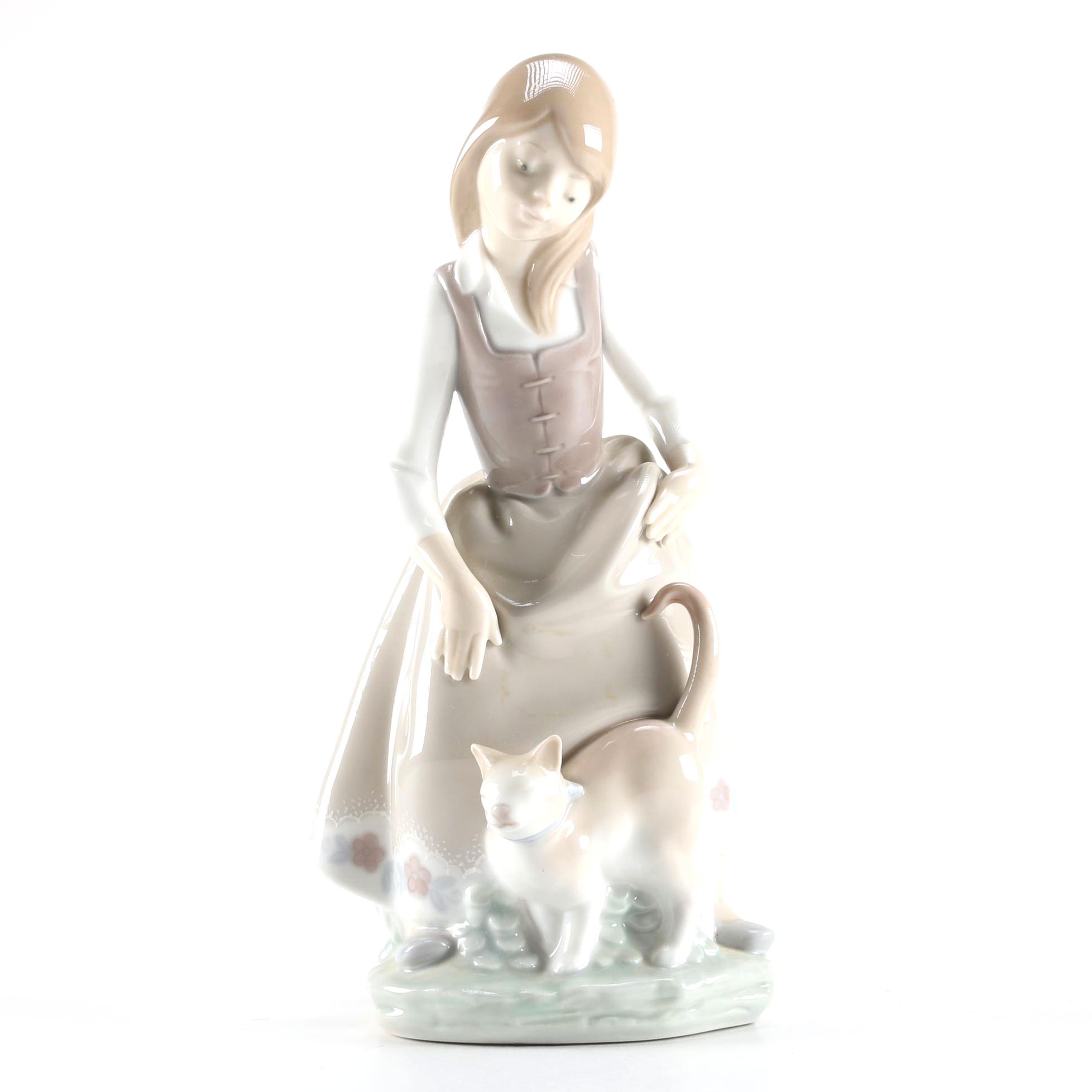 Vintage Lladró Porcelain Figurine "Little Girl with Cat"