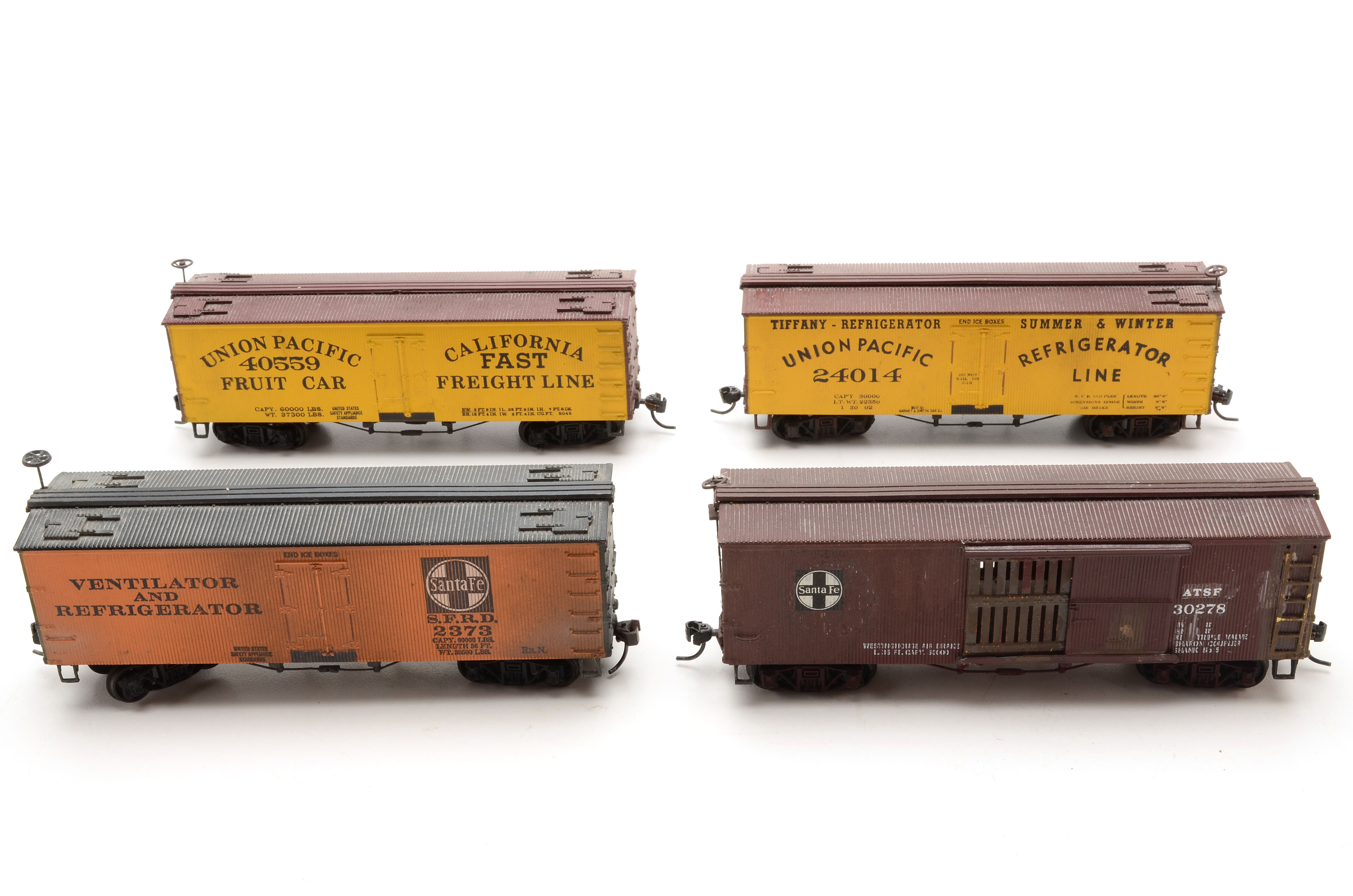 Assortment of HO Scale Train Cars with En