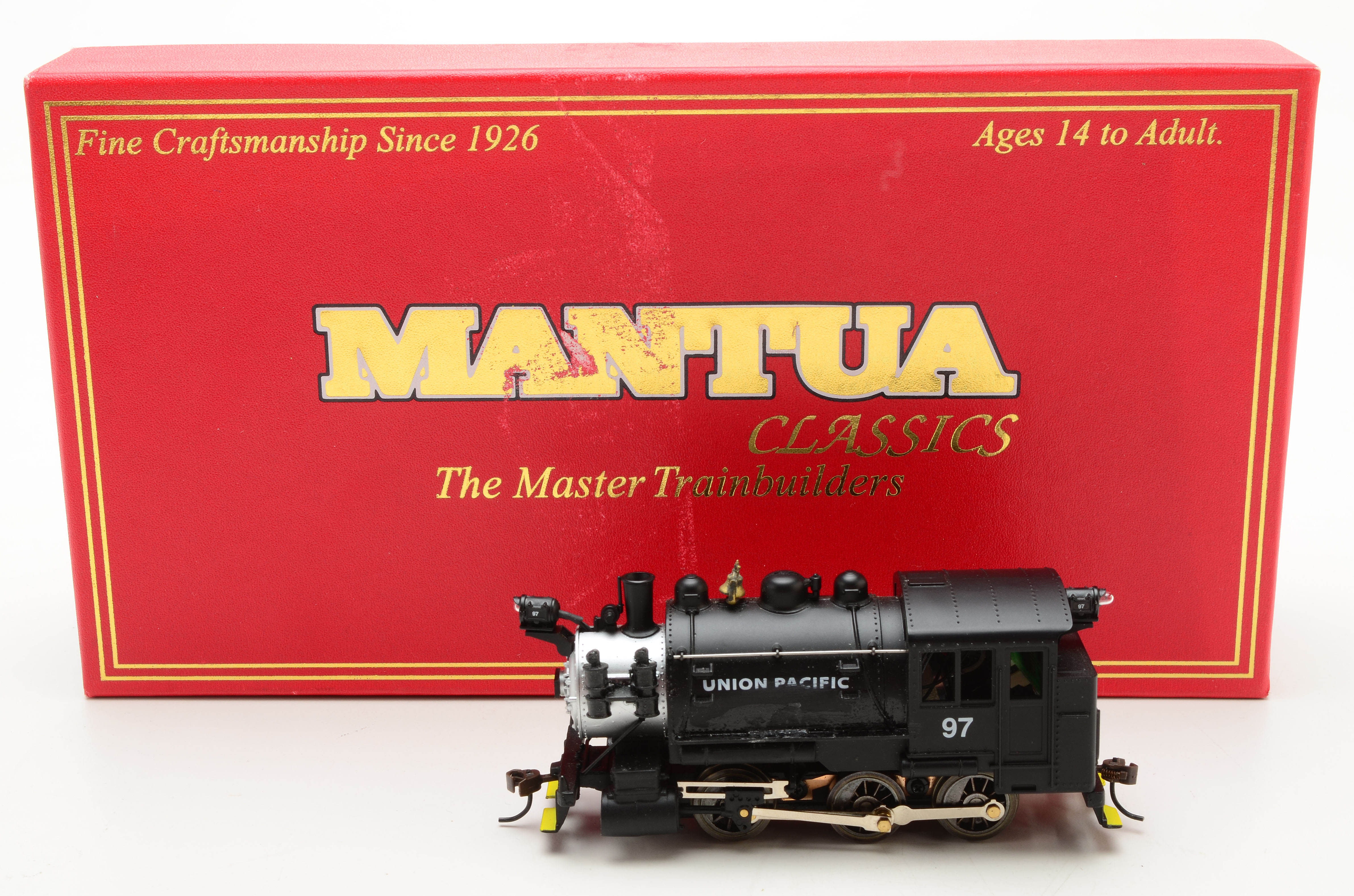 Assortment of HO Scale Train Cars with En