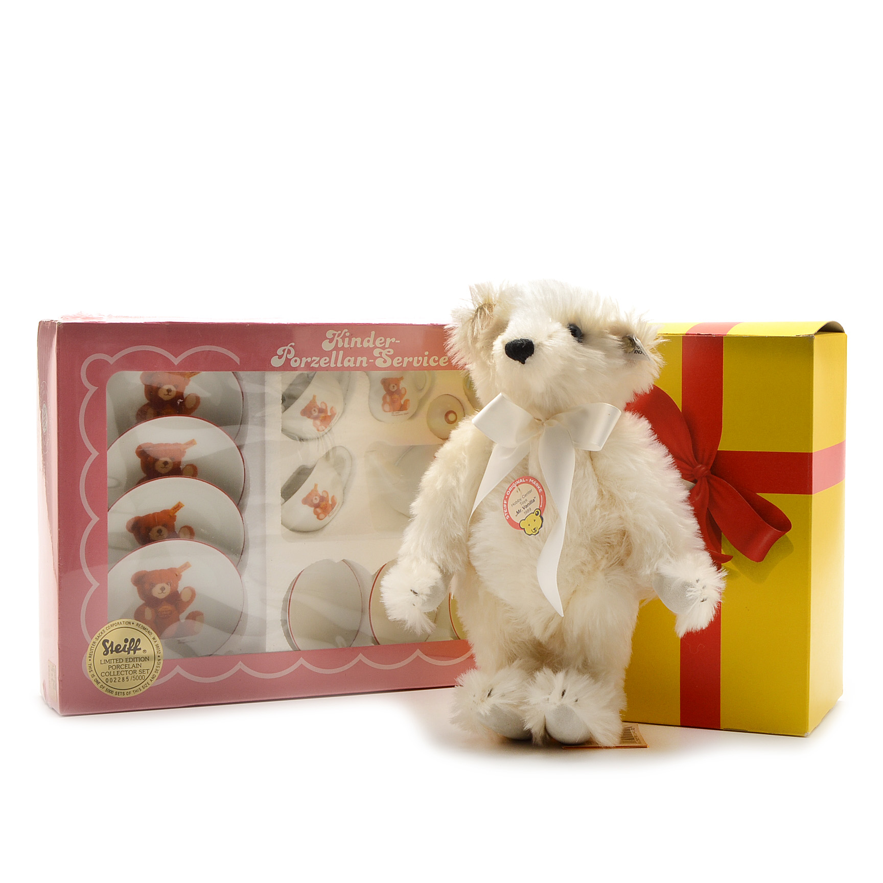 Steiff "Mr. Vanilla Bear with Porcelain Steiff Tea Set