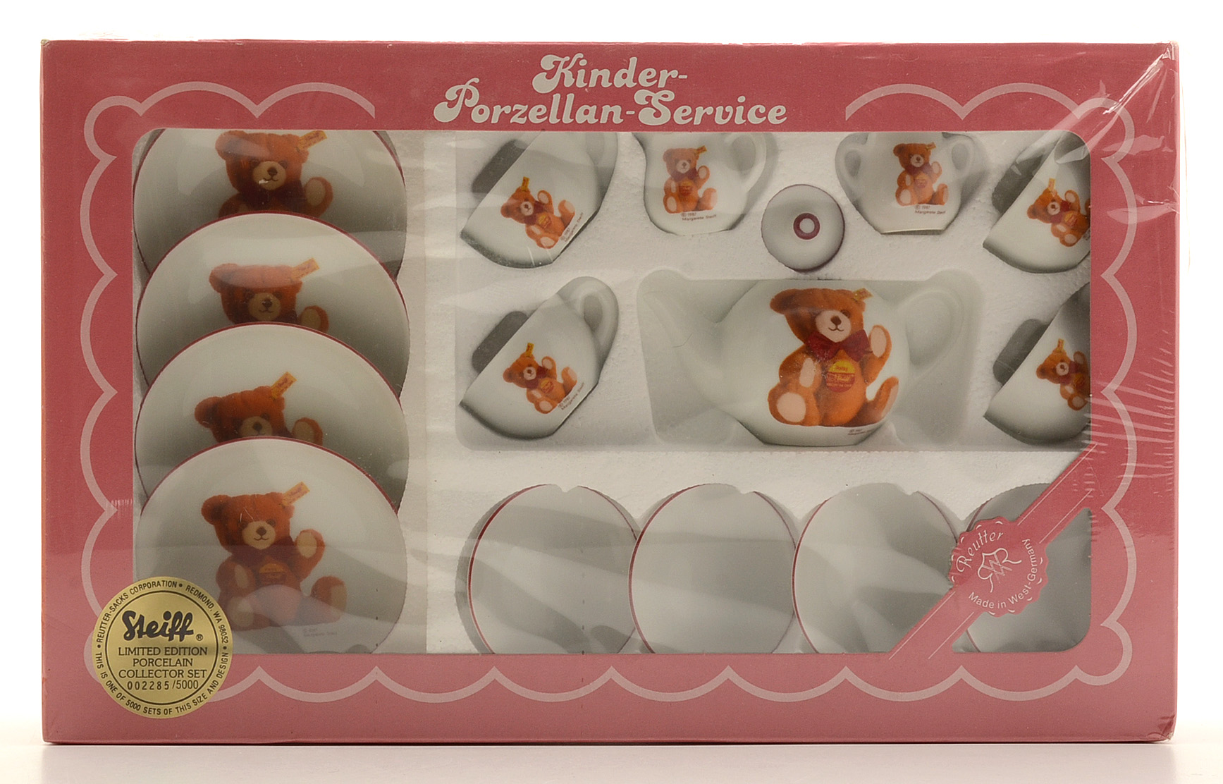 Steiff "Mr. Vanilla Bear with Porcelain Steiff Tea Set