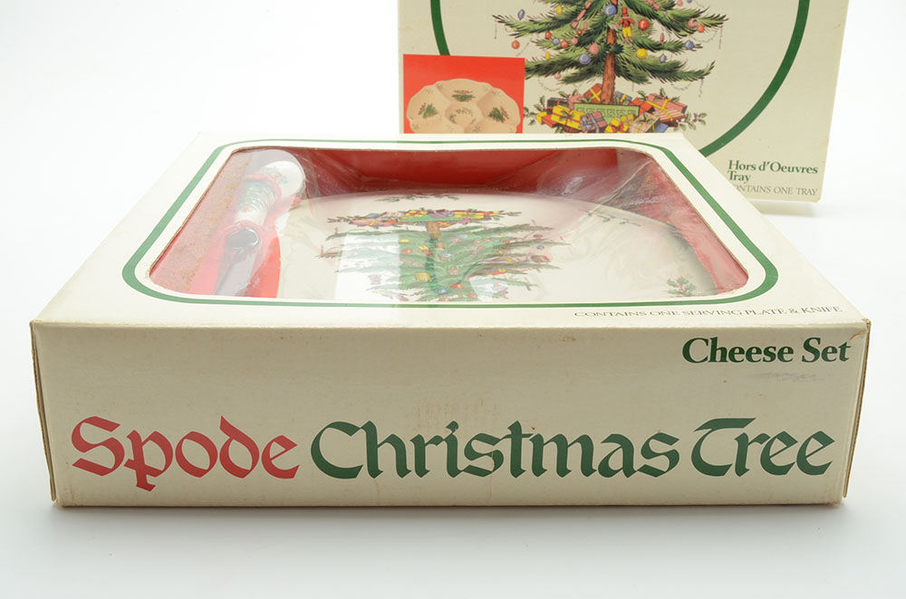 Spode "Christmas Tree" China Accessory Set