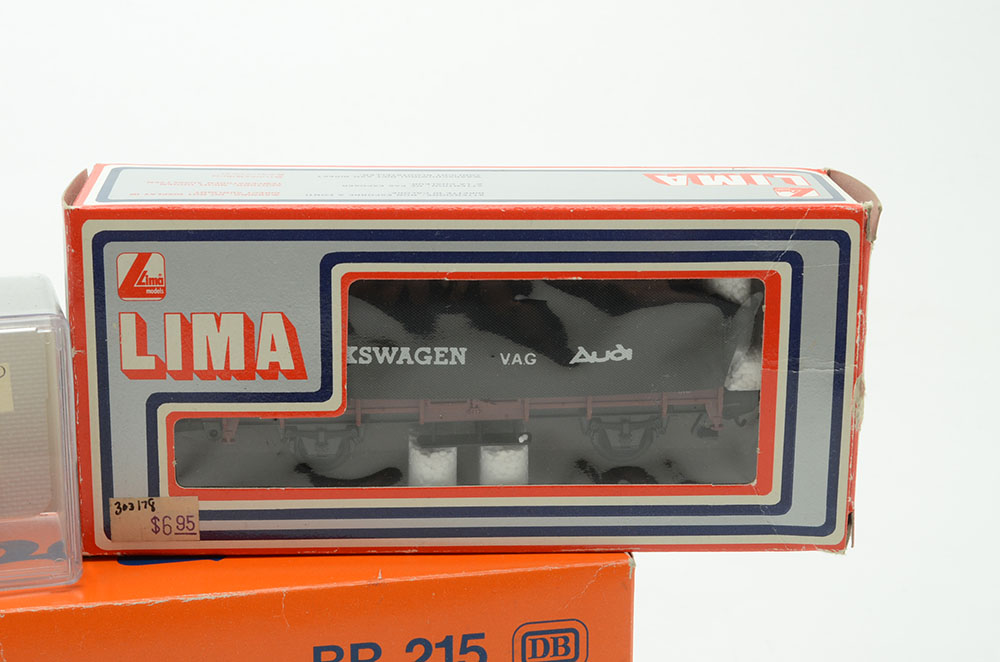 HO Gauge Model Trains with German Themed Cars