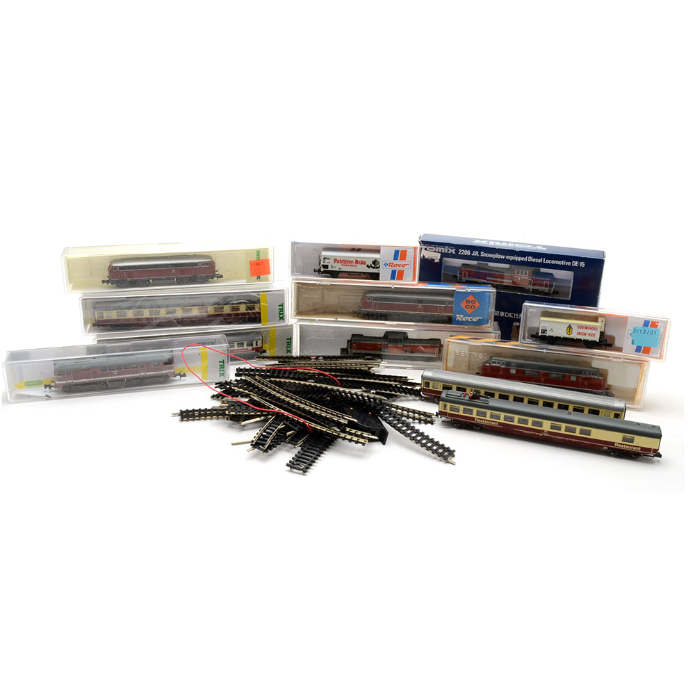 Collection of N Gauge European Train Passenger Cars and More