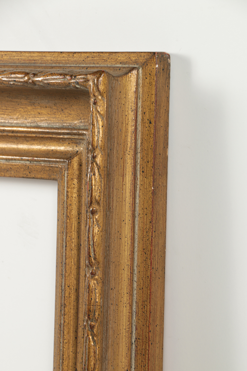 20.25" W x 16.25" H Vintage Husar Gilt and Gesso Frame