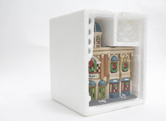 Department 56 Christmas Décor