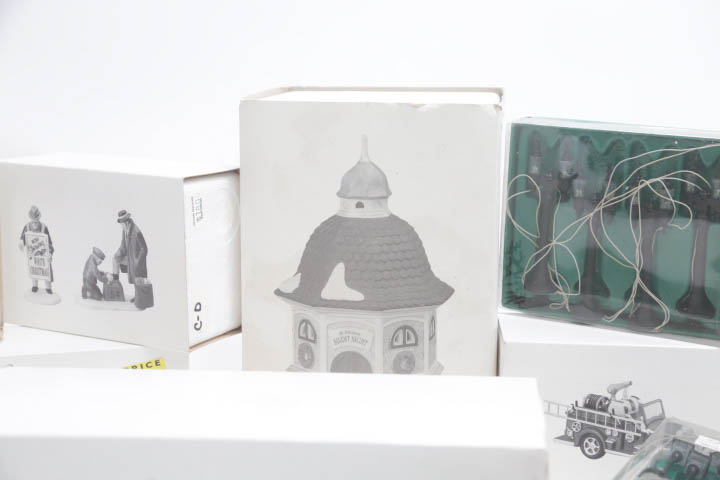 Department 56 Christmas Décor