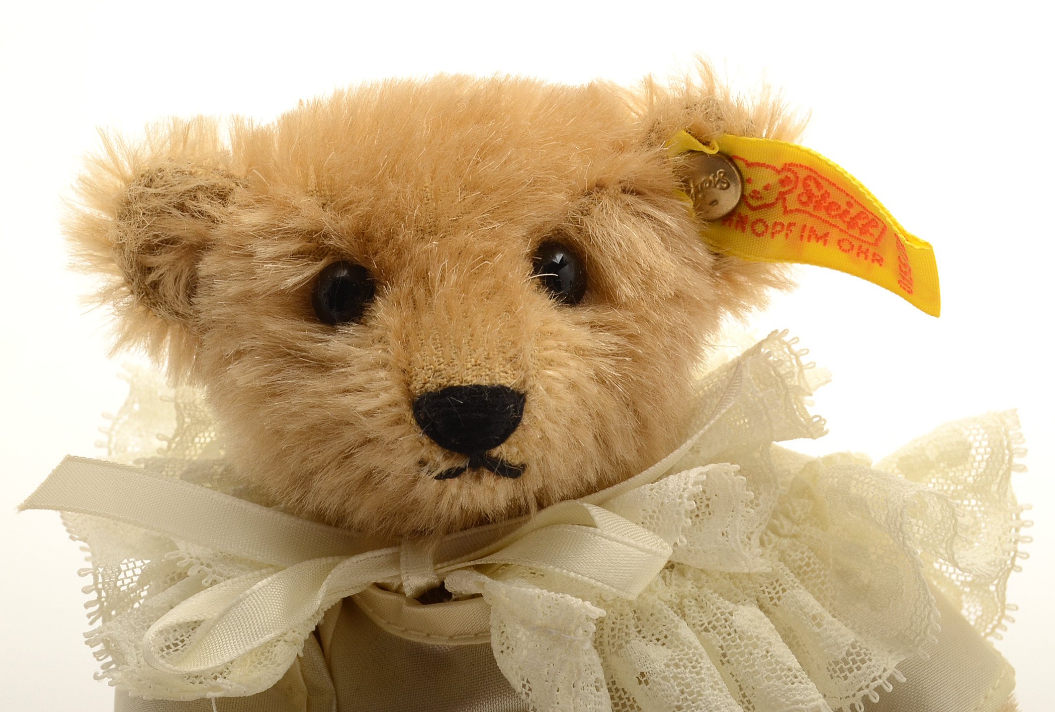 Steiff Flower and Ring Bear-ers